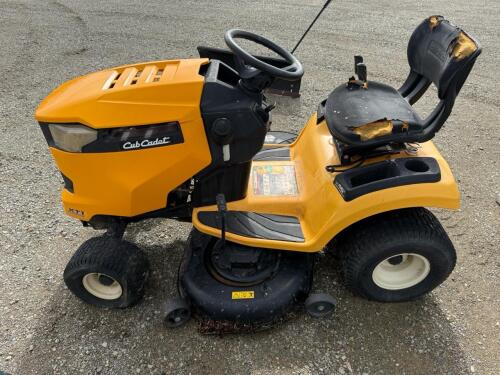 Cub Cadet XT1 Enduro Series Riding Lawn Mower