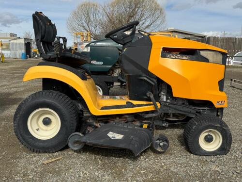 Cub Cadet XT1 Enduro Series Riding Lawn Mower - 11