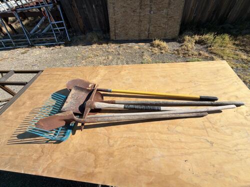 Lot of 5 Hand Tools &ndash; 3 Shovels, Blue Rake, Pickaxe