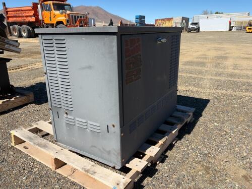 Dayton 4W166H 5kW Standby Generator, 120/240V - 2