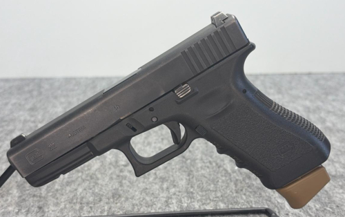 Glock 22 Gen 3 .40 S&W Semi-Auto Pistol, Mag Extension, 4.49" Barrel! - 7