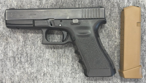 Glock 22 Gen 3 .40 S&W Semi-Auto Pistol, Mag Extension, 4.49" Barrel! - 18