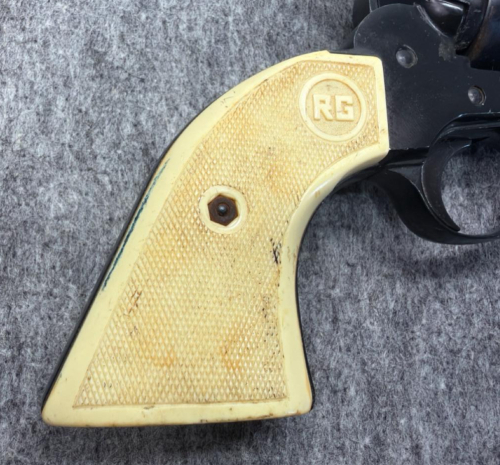 R&ouml;hm RG66 .22 LR Single-Action Revolver, 6" Barrel, Blued Finish! - 12