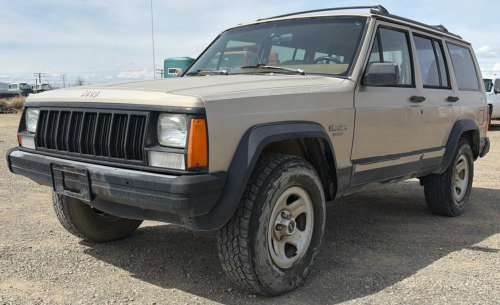 1993 Jeep Cherokee Sport - 4x4