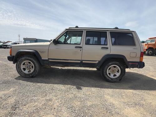 1993 Jeep Cherokee Sport - 4x4 - 2