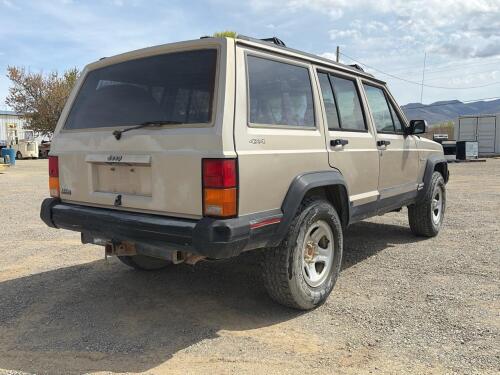 1993 Jeep Cherokee Sport - 4x4 - 5
