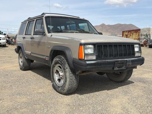 1993 Jeep Cherokee Sport - 4x4 - 7