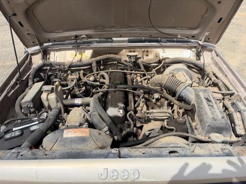 1993 Jeep Cherokee Sport - 4x4 - 16
