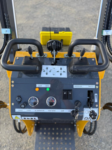 Mini Skid Steer Loader SDLL60 Gas, 25hp - 10