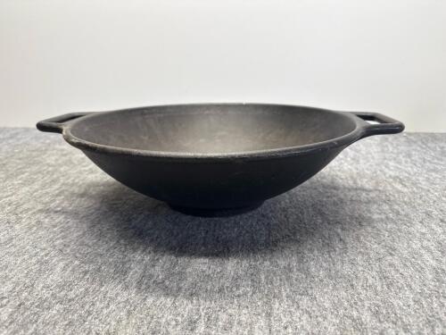 LODGE 14" Cast iron wok - 2