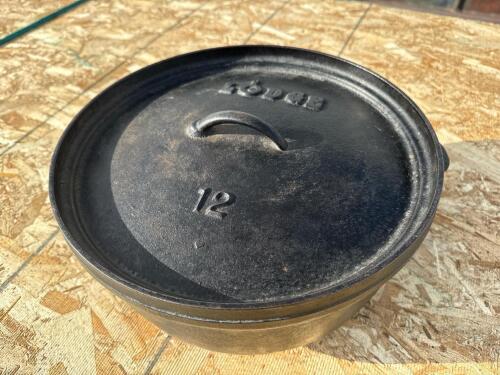 Lodge 12" Cast Iron Camp Dutch Oven, 6 Qt Capacity, with Carry Bag