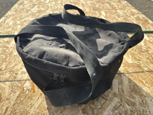 Lodge 12" Cast Iron Camp Dutch Oven, 6 Qt Capacity, with Carry Bag - 6