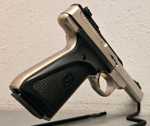 Browning Buck Mark .22 LR Semi-Automatic Pistol - 2
