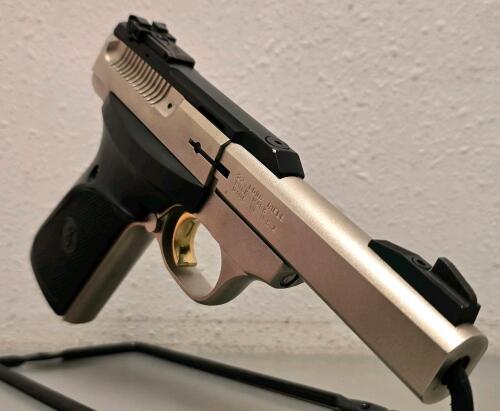 Browning Buck Mark .22 LR Semi-Automatic Pistol - 6
