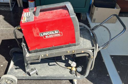 Lincoln Electric 140 HD 120v welder w/regulator And Cart