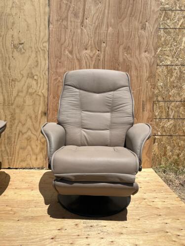 Pair Of RV Swivel Chairs Recliners - 5
