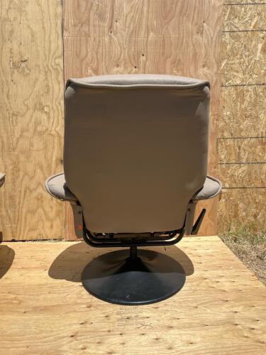 Pair Of RV Swivel Chairs Recliners - 6