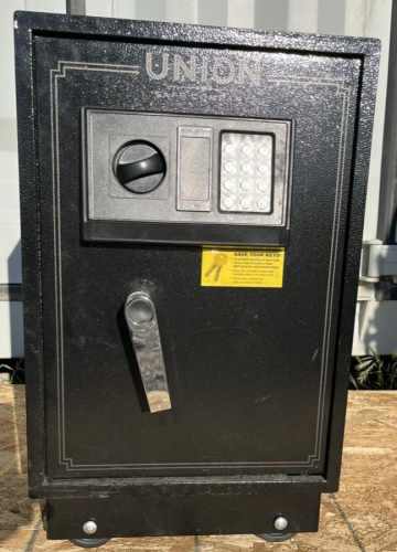 Union Safe With Keys 22"x15"x14"
