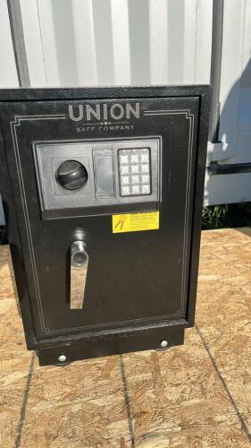 Union Safe With Keys 22"x15"x14" - 2