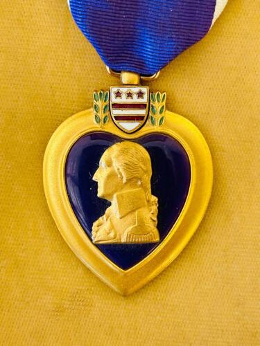 United States Purple Heart Military Medal with Presentation Case and Ribbon Bar - 3