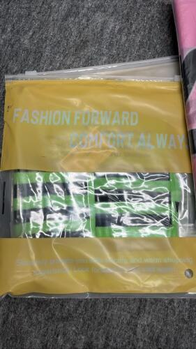New Unopened Amazon Photo Fun Props - 2