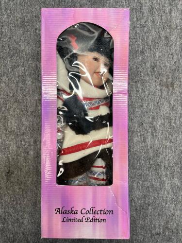 Three Collectable Porcelain Dolls - 7