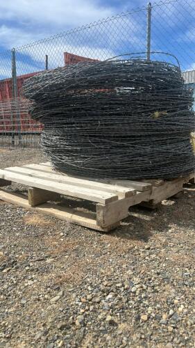 Large 2-Strand 4-Point Galvanized Barbed Wire Roll