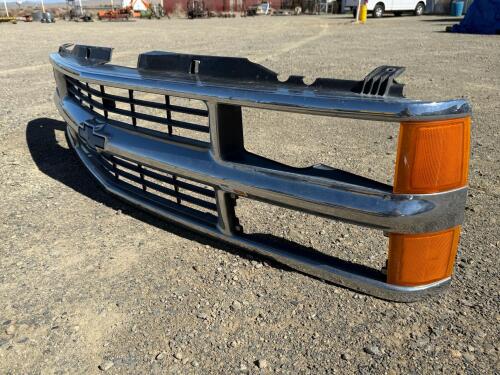 1988&ndash;1993 Chevrolet C/K Series Front Grille with Bowtie Emblem and Amber Marker Lights - 2