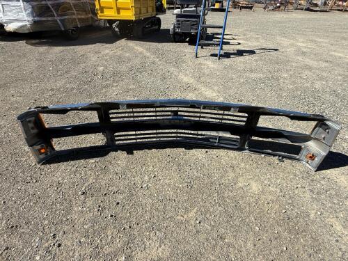 1988&ndash;1993 Chevrolet C/K Series Front Grille with Bowtie Emblem and Amber Marker Lights - 4