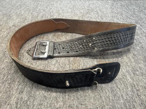 Assorted Gun Holsters and Duty Belt &ndash; Uncle Mike's, Hunter Leather Holsters - 6