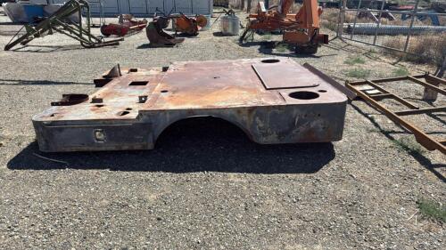 Heavy-Duty Welder Service Body Flatbed with Tool Compartments - 4