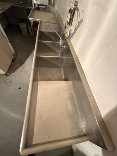 Commercial Dorado 3-Compartment Stainless Steel Sink w/ Dual Drainboards & Dispenser System - 2
