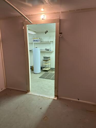 Russell Walk-In Cooler - 9