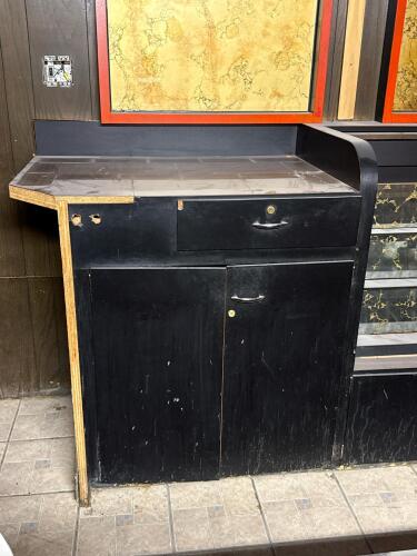 Commercial Back Bar with 5 Door Cooler and Display Shelving - 4