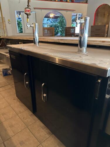 Perlick Commercial Beer Kegerator with 2 Taps, Stainless Steel Tower, and Black Powder-Coated Doors - 4