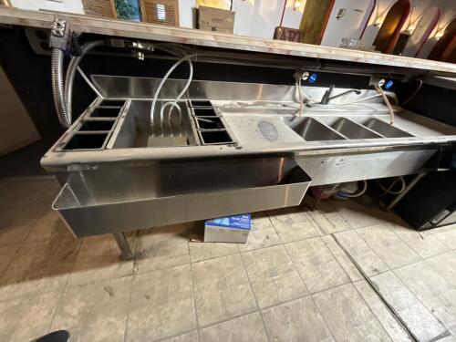 84" Stainless Steel Commercial Bar Sink Station w/ 3 Compartment Sink, Ice Bin & 8 Bottle Wells - 4