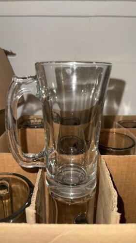 Uptown Reno Glass Beer Mugs &ndash; Set of 12, 16 oz Capacity, Promotional Casino Collectibles - 4