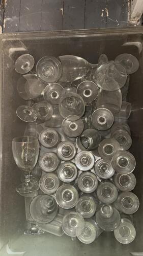 Lot of Clear Mixed Stemmed Glasses (Bar/Restaurant) 8&ndash;14oz in Plastic Tote - 4