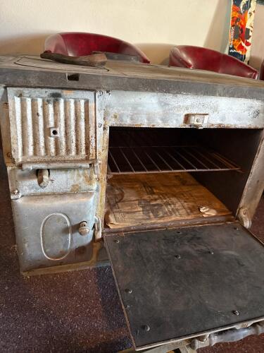 Grand Range Co. SPECIAL Cast Iron Wood-Burning Kitchen Stove, Findlay Ohio, Early 1900s - 4