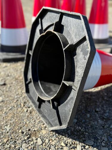 SDLANCH IRSTC 28" Reflective Safety Traffic Cones, Heavy Duty, Set of 10, Ergonomic Handle - 3