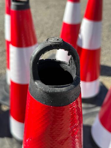 SDLANCH IRSTC 28" Reflective Safety Traffic Cones, Heavy Duty, Set of 10, Ergonomic Handle - 4