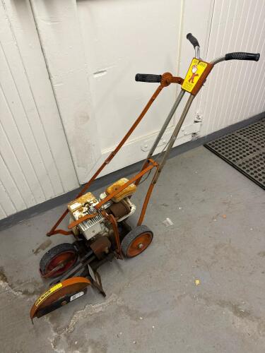 Lawn Edger with Briggs & Stratton Engine