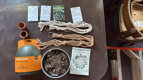 Fiskars Knee Pads, 4 Organic Seed Packs, Pots, Macram&eacute; Hangers & Microgreen Kit Bundle