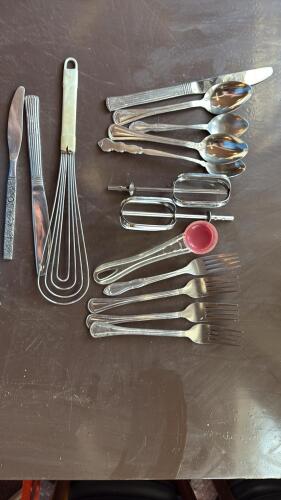 Assorted Kitchen Utensils and Cutlery Lot &ndash; 40&ndash;50 Pieces, Mixed Brands - 6