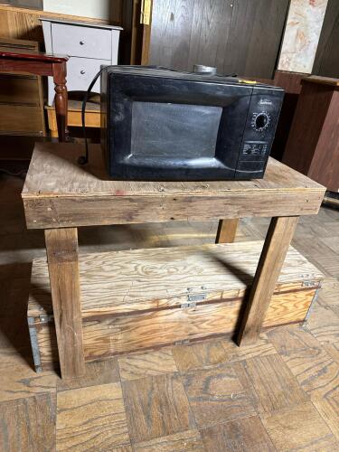 Sunbeam Countertop Microwave & Rustic Wooden Workbench & Wood Storage Box