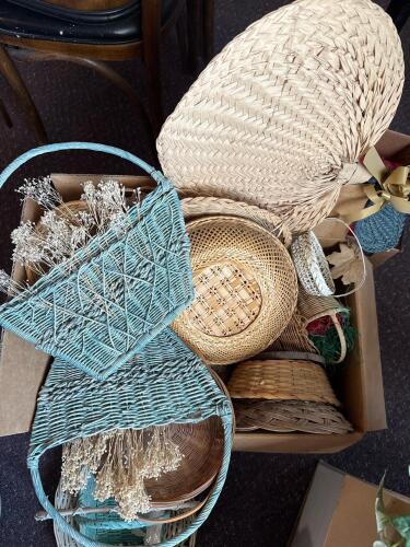 Large Lot of 20+ Woven Baskets w/ Handles, Faux Flowers, Plastic Pails &ndash; Mixed Sizes/Styles - 4