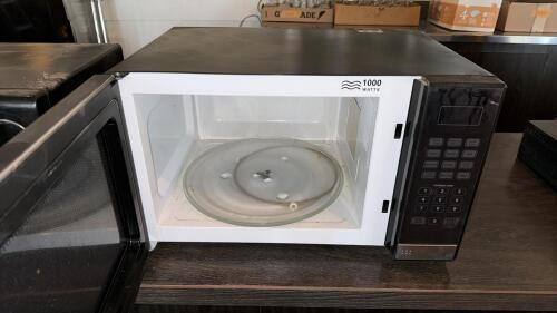 Oster Microwave + High Pointe Microwave - 4
