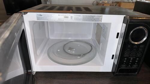Oster Microwave + High Pointe Microwave - 5