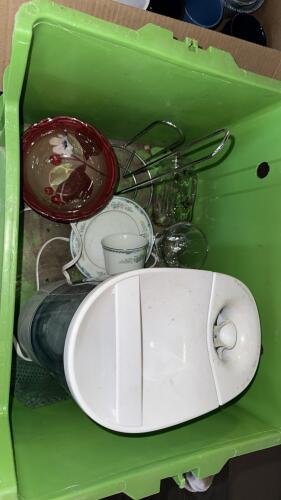Assorted Kitchenware Lot - 2