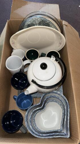Assorted Kitchenware Lot - 3